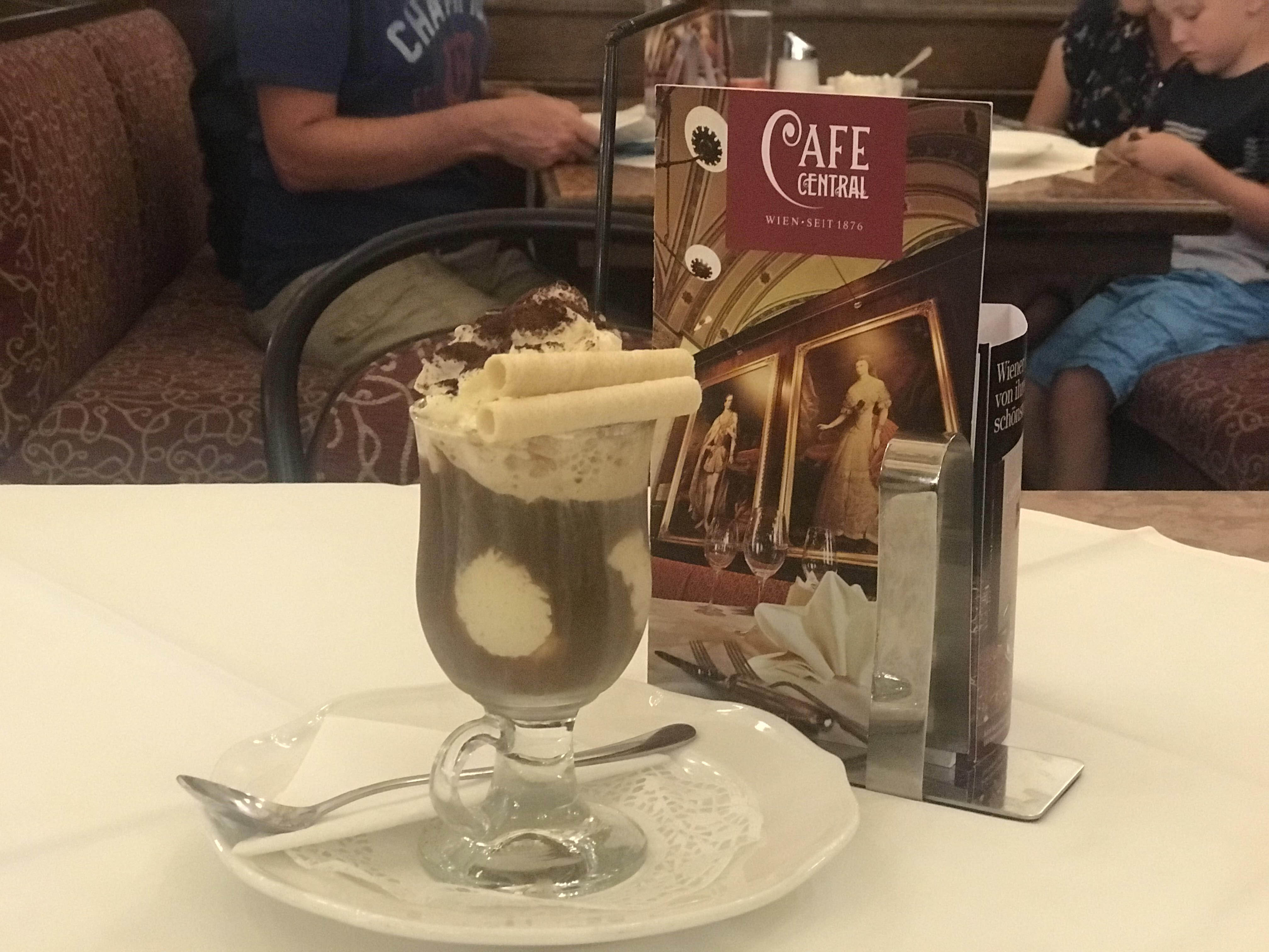 กาแฟ Iced Coffee "Viennese Style" (Wiener Eiskaffee)